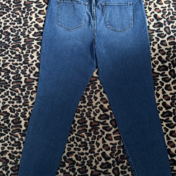 Old Navy Rockstar Mid Rise Jeans / Tall - Picture 4 of 6
